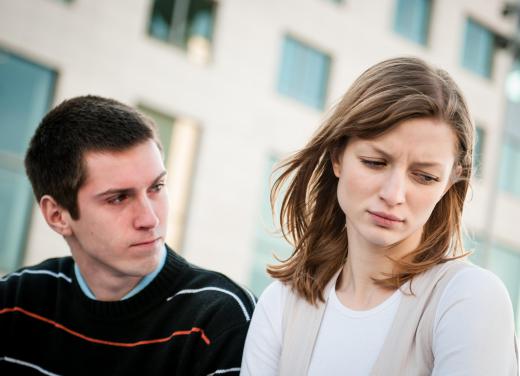 مشاوره خانواده می تواند به حل مشکلات ارتباطی بین زوجین کمک کند