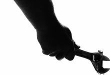 حمله آچار فرانسه