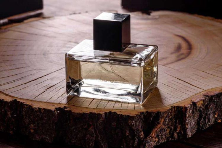عطر لالیک لامور