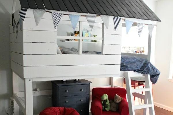 ساخت تخت دو طبقه چوبی به شکل کلبه